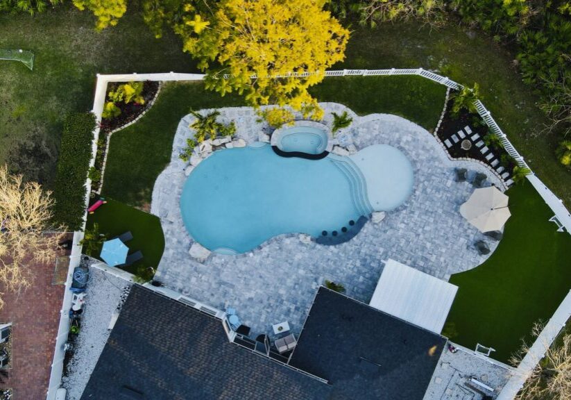 Cassiopei Pool with spa and tanning ledge